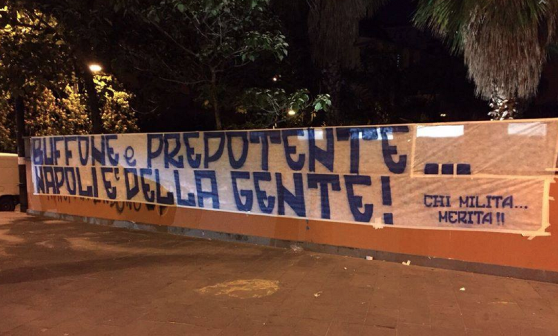 Napoli, in città tanti striscioni anti-De Laurentiis