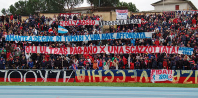 “Scritti ultrà”, racconti di curva e lotta a Cosenza