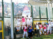 VIDEO – Messina-Reggina, in fiamme il pullman degli ospiti