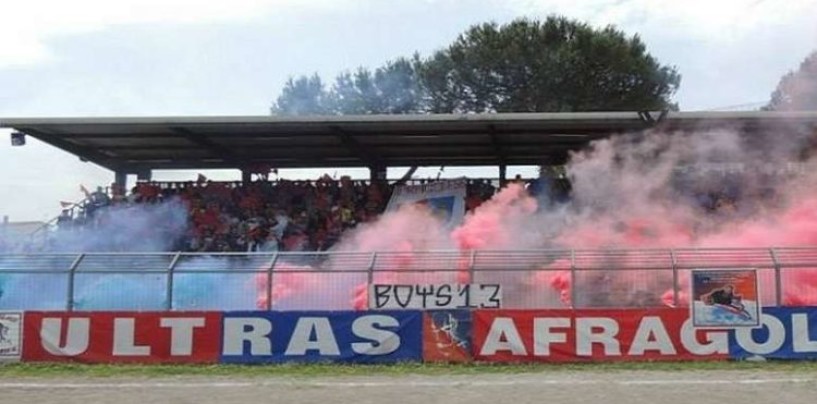 Ultras Afragolese: “Vessilli non esposti in gradinata per un vile gesto”